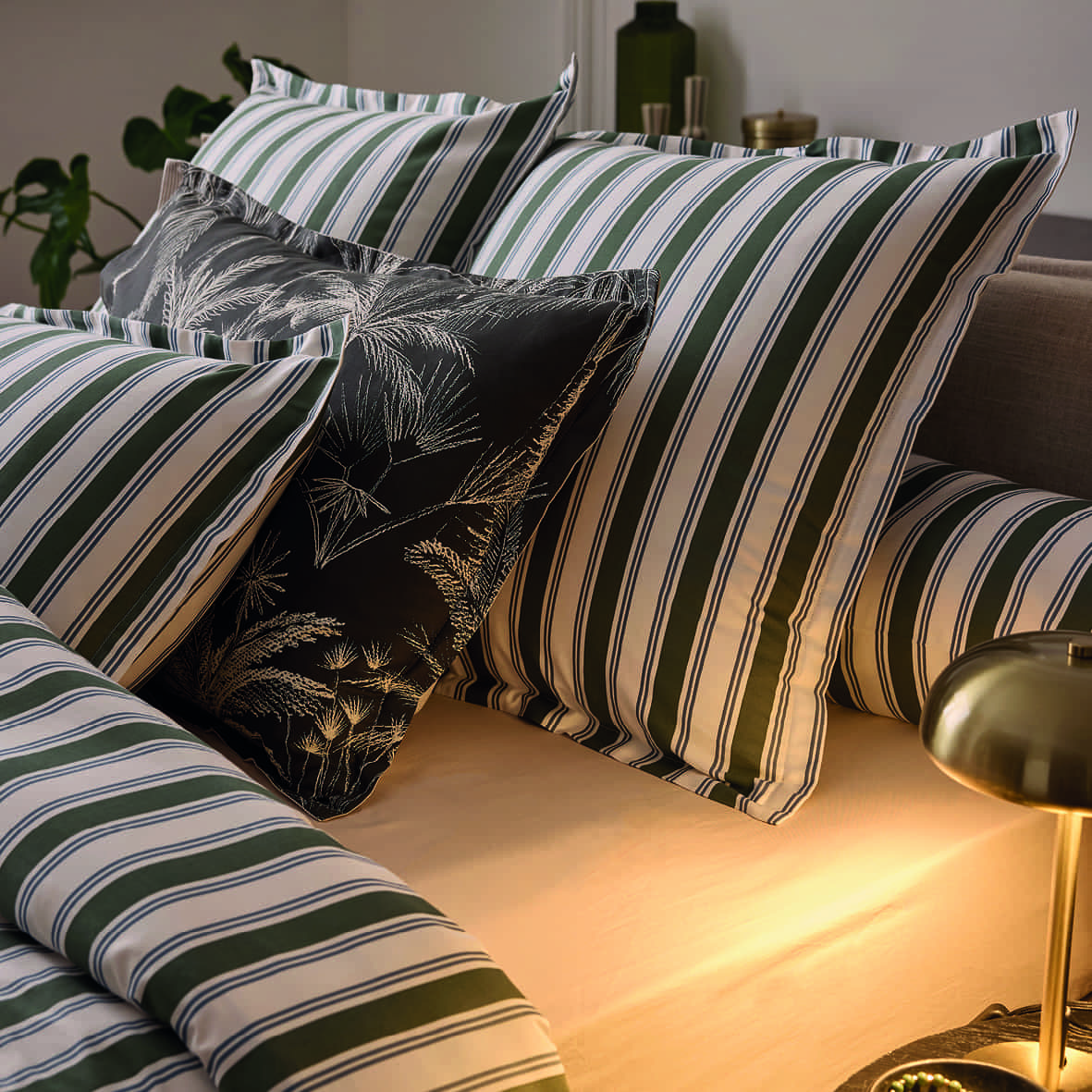 Housse de couette + taie d'oreiller satin de coton Soline Vert / Bleu - 240 x 220 cm + 2 x (80 x 80 cm) – Image 2